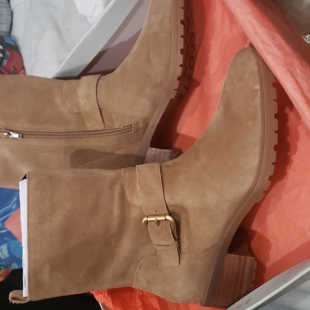 Brown boots size 9